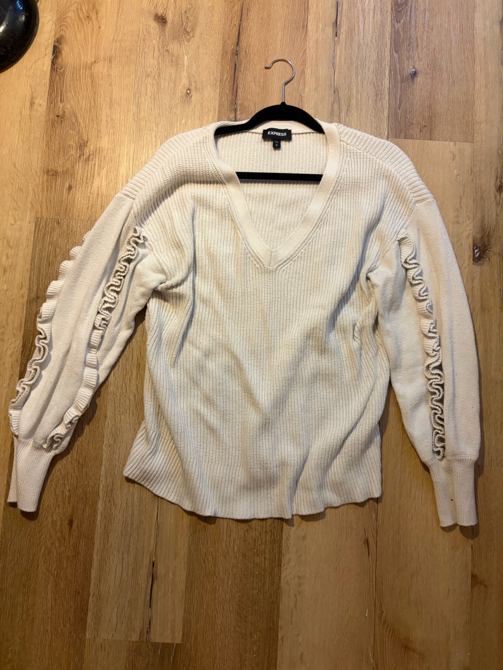 Express Cream V-Neck Ruffle Sleeve Sweater